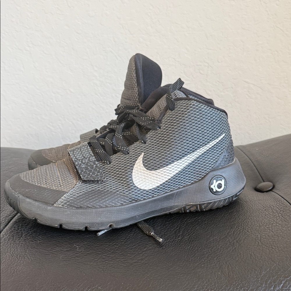 Nike Kids Gray and Black Sneakers